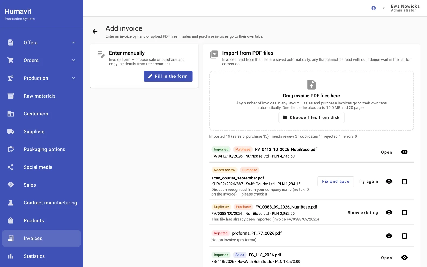 AI-assisted PDF invoice import: results split into sales and purchase invoices, a duplicate, a pro forma and invoices that need review. App screenshot with fictional data, labels translated from the Polish interface.